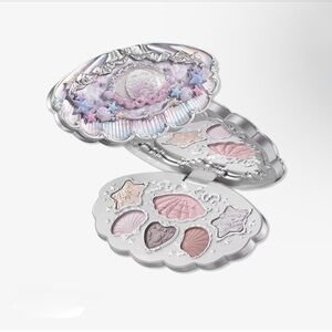 Flower Knows Shell’s Jewel 6 Color Eyeshadow Palette - 01 Moonlight Pearl